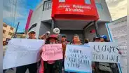 SJL: ambulantes de la av. Los Jardines protestan frente a municipalidad tras ser desalojados