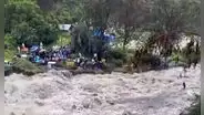 Torrenciales lluvias en Puno arrasan con parte de cementerio: familias intentaron salvar restos
