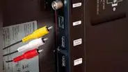 ¿Qué hacer si tu Smart TV no tiene dónde conectar el cable de color rojo, blanco y amarillo?