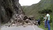 Carretera Central: 16 distritos limeños en riesgo por caída de rocas tras accidente en San Mateo