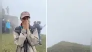 Turista se decepciona tras visitar Machu Picchu con neblina y le dicen: “Fuiste muy temprano”