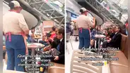 Mesera atiende con lengua de señas a clientes con discapacidad auditiva: “Que viva la empatía”