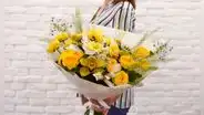 Regalar FLORES AMARILLAS 2024: ¿por qué se obsequian y cuál es la tradición?