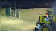 Chiclayo: graban a trabajadores de limpieza pública robando combustible de cargador frontal