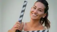 Ani Alva Helfer: “‘Bienvenidos al paraíso’ es un viaje a lo disparatado”