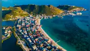 Cerca a Sudamérica está una isla que pertenece a 2 países: sus habitantes hablan 3 idiomas
