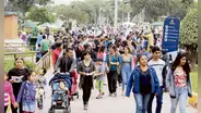 Parques y clubes, la opción para los que no viajarán