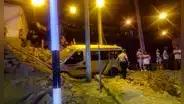 Accidente en Pasamayito: miniván se despistó, chocó con un poste y dejó 3 niños heridos