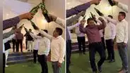 Peruano celebró sus 50 años con entrada de cervezas y súper fiesta: “Y no va a 'cher'”