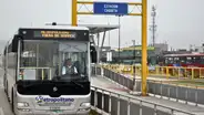 Caos en el Metropolitano: reportan larga fila de autobuses varados en la estación Caquetá