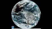 La Tierra desde el espacio durante el último eclipse solar: impresionantes imágenes de un satélite