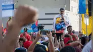 Cerca del 40% de venezolanos migraría del país si vuelve a ganar Maduro, según encuesta