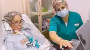 Dan 15 días a Essalud para elegir médico que desconectará a María Benito