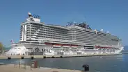 El crucero más grande del mundo está en América: tiene capacidad para 7.600 personas y cuenta con 7 piscinas