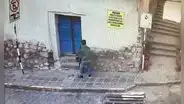 Sujeto secuestra a menor que se dirigía a su colegio y se justifica diciendo que "era un reto de Roblox"