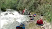 Despiste de bus deja 25 fallecidos y 15 heridos en Cajamarca