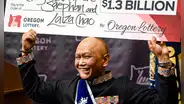 Hombre con cáncer ganó 1.300 millones de dólares en Powerball: "Feliz por mi familia. Tendrán una buena vida"