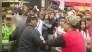 Mundialito El Porvenir: hinchas se enfrentan a la Policía por ingresar a campeonato en La Victoria