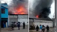 San Martín de Porres: voraz incendio consume almacén de zapatos y cuero