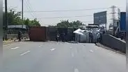 Accidente en Vía Evitamiento: reportan volcadura de camión cerca a la av. Javier Prado