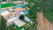 Ayacucho: colegio colapsa y cae al abismo tras crecida del río por fuertes lluvias