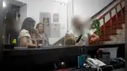 Fiesta termina en pesadilla: mujeres pepean a 2 jóvenes en SJL y les roban más de S/15.000