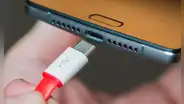 ¿Por qué el cable USB de mi celular solo carga y NO transfiere datos?