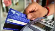 ¿Cuándo es legal cobrar un 5% extra por pagos con tarjeta? Descúbrelo aquí