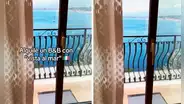 ¡Estafa total! Mujer alquila Airbnb con "vista al mar", pero al llegar descubre una pared pintada del océano