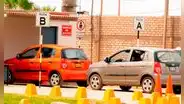 Si choco durante un examen de manejo en el Touring, ¿quién debe pagar los daños del auto?