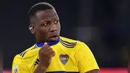 Advíncula se recuperó del desgarro, será titular con Boca e hinchas lo alaban: "Es de fierro el peruano"