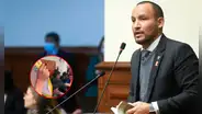 Estudiantes de la UNMSM expulsan a congresista Alejandro Muñante: "San Marcos es del pueblo"