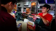 ¿Quieres trabajar en EE. UU.? Estas cadenas de comida rápida ofrecen la Green Card a sus empleados