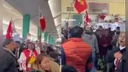 Congresistas Waldemar Cerrón y María Agüero, de Perú Libre, son expulsados de mercado: "¡Fuera, corruptos!"