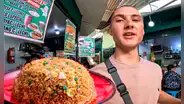 Danés prueba chifa en mercado del Callao y lo describe como el 'McDonald del Perú': "Está en todos lados"