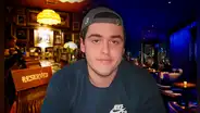 Alex Eisler, el estudiante de Estados Unidos que ganó más de 100.000 dólares revendiendo reservas de restaurantes