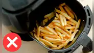 ¿Problemas al usar la freidora de aire? Sigue estos trucos para evitar que tus comidas sepan mal