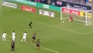 ¡Histórico! La primera vez que Gianluca Lapadula erró un penal con la selección peruana