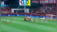 Trauco anotó espectacular golazo de tiro libre en el final y le dio triunfo a su equipo en el Brasileirao