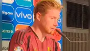 De Bruyne pierde los papeles e insulta a periodista tras eliminación de Bélgica en la Euro: "Estúpido"
