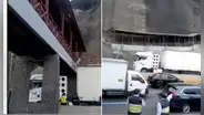 Costa Verde: camión choca contra puente 'Bajada de Baños' en Barranco y se queda atascado