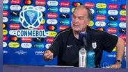Bielsa disparó con todo contra Conmebol por pésima organización de la Copa América: "Todos amenazados"
