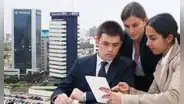 Sueldos en bancos y seguros: lo que pueden ganar gerentes, asistentes y practicantes en estos sectores