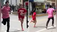 Peruano conmueve al acompañar a su hermanita menor en carrera y alcanzarle agua: “Cariño sincero”