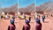 Hombre sufre calambre en la pierna durante desfile por Fiestas Patrias y le dicen: “Te falta colágeno”