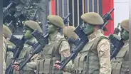 Desfile Militar 2024: Ejército exhibió fusiles ARAD - 7, cuya compra es investigada por la Fiscalía