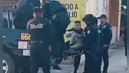 Policía captura a hombre, pero también lleva a su perro detenido y en redes bromean: “Firulais es cómplice”