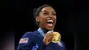 Simone Biles hace historia al liderar a Estados Unidos hacia el oro en gimnasia artística en París 2024