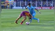 El insólito penal que le cobraron a Sporting Cristal: rival impidió con la cabeza que Pacheco pasara