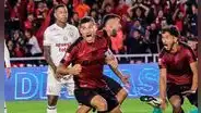 Melgar se bajó a Universitario: venció 1-0 a los cremas con un jugador menos en Arequipa